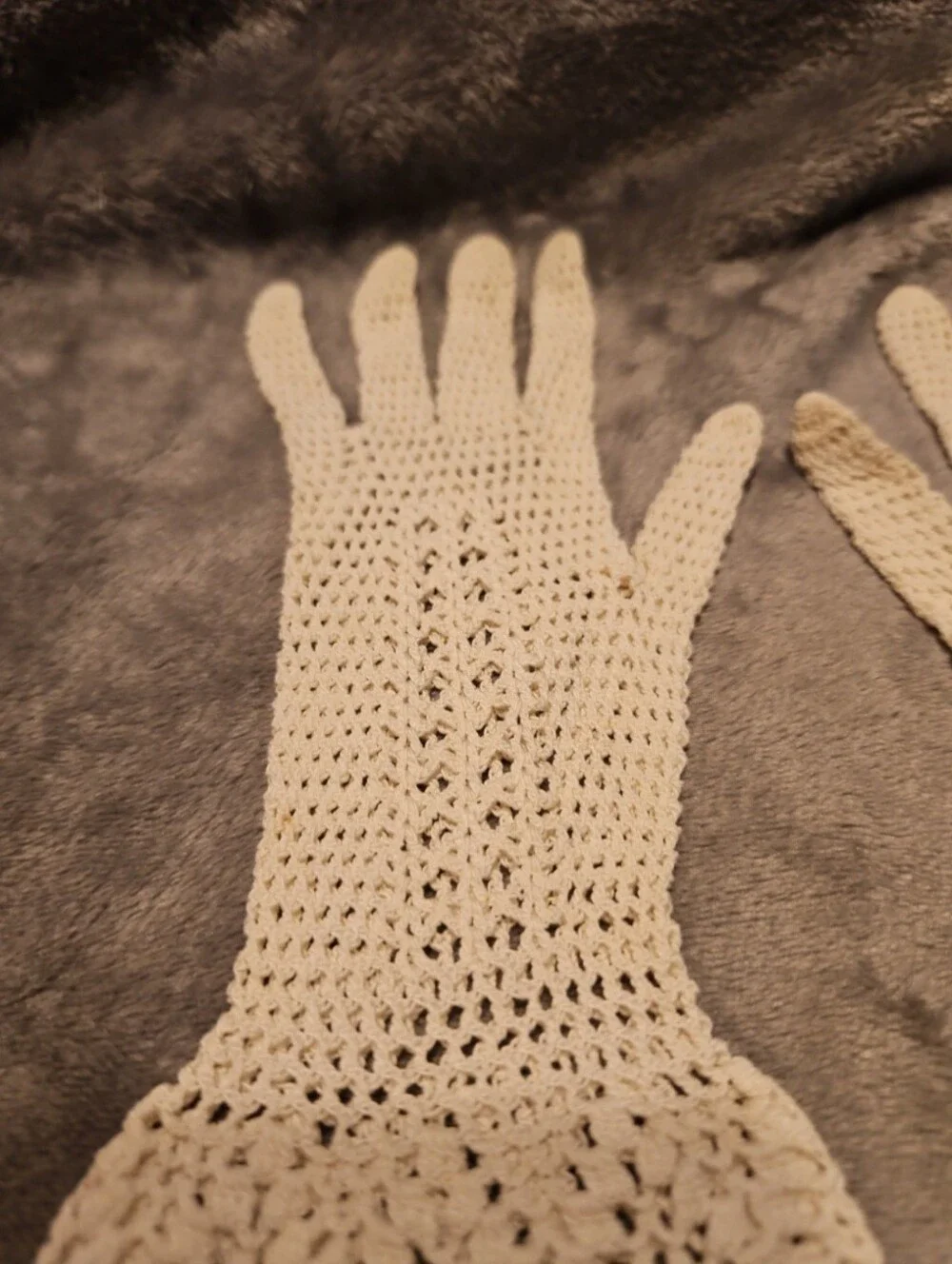 Vintage Crochet Ivory Color Gloves